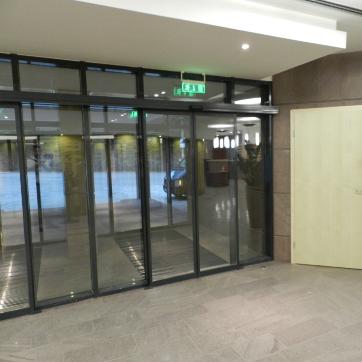 Ferestre si usi din lemn stratificat